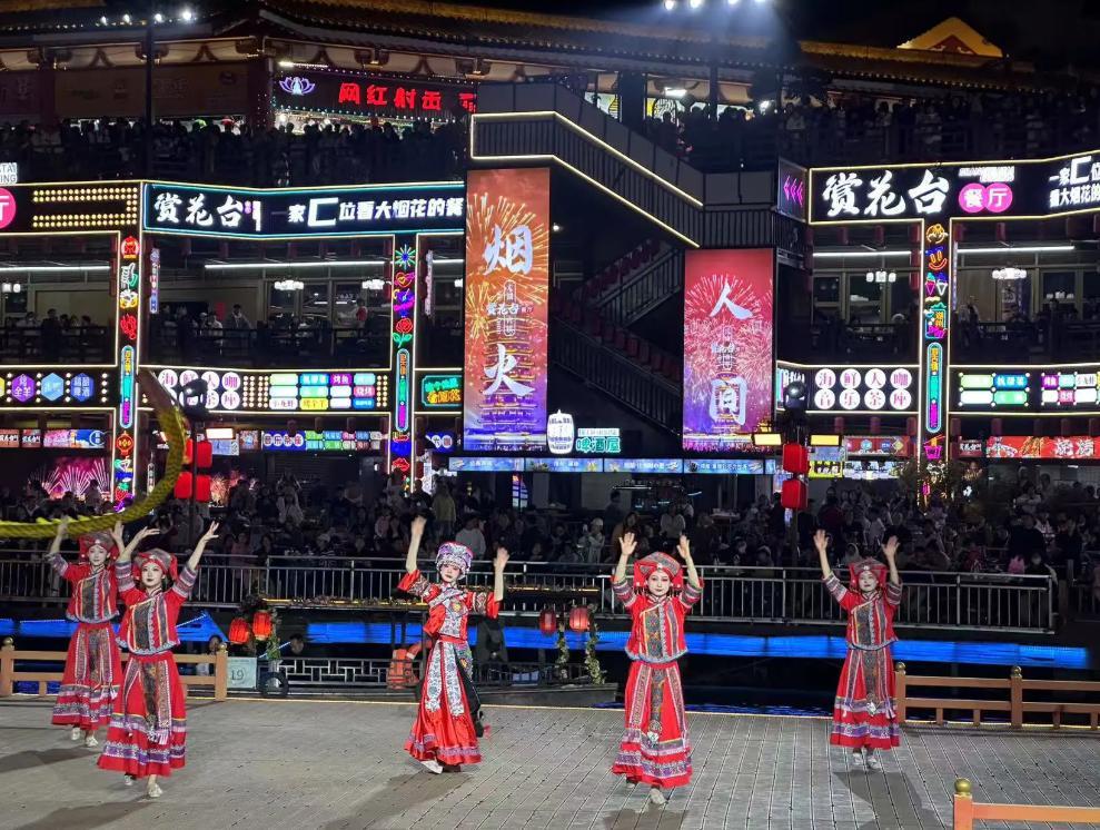 九游官网入口地址-女子曝浙江餐厅强制消费，满698才能入座，店家仍嘴硬，结局爽了